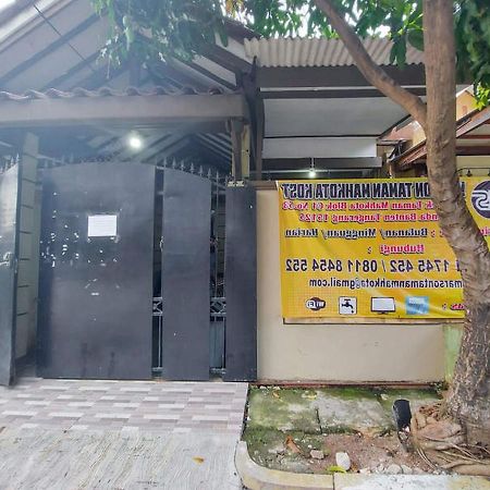 Marson Taman Mahkota Syariah Residence Redpartner Tangerang Exterior photo